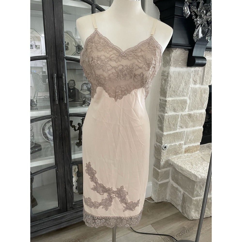 Vtg 1960s Softโ Nude Lace Trim Lingerie Full Slip Dress Coquette Boudoir Pin-up